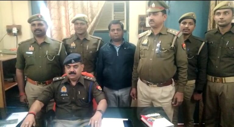 शक्तिनगर पुलिस ने 10 हजार रुपये के इनामिया वांछित अभियुक्त को किया गिरफ्तार।