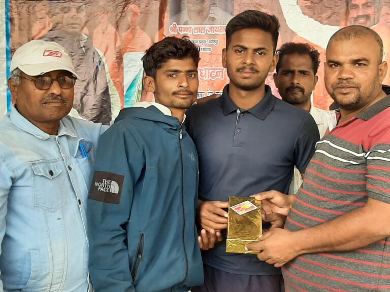 चंदौली ने आगरा को 8 विकेट से व वाराणसी ने रांची को 8 विकेट से एक तरफा हराया