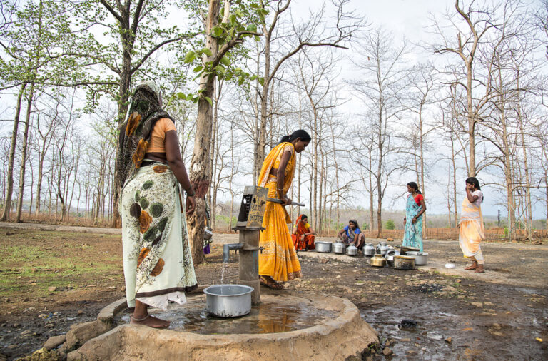 दुद्धी ब्लॉक में हैंडपम्प मरम्मत के नाम पर सरकारी धन की बंदरबाट,जांच की उठी मांग।