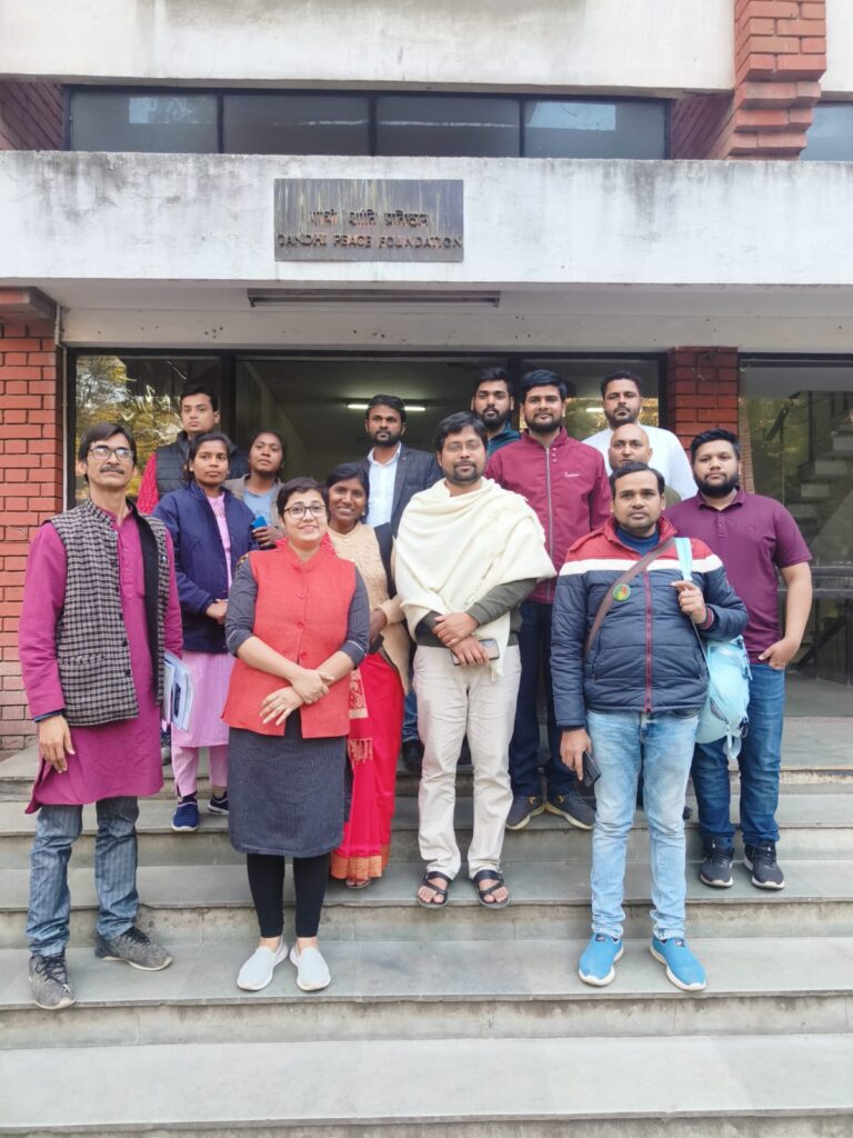 बेरोजगारी के विरुद्ध एकजुट हुए युवा संगठन