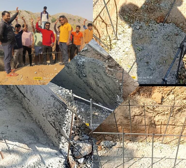 नाली निर्माण में अनियमितता को लेकर ग्रामीणों का विरोध प्रदर्शन।