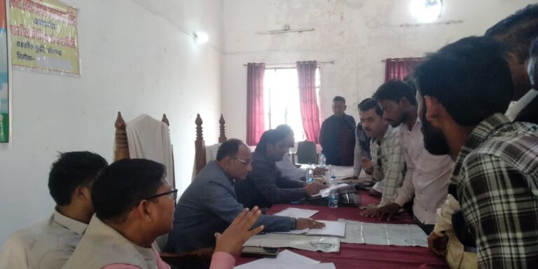 तहसील समाधान दिवस पर 17 जन शिकायतें प्रार्थना पत्र आए, दो मामले का निस्तारण मौके पर।