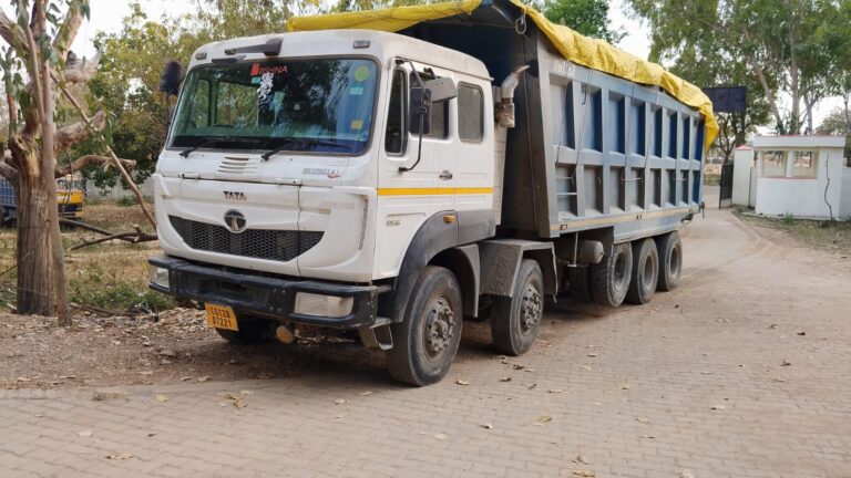 धूरकी झारखण्ड से बीडर दुद्धी शादी में आ रहीं महिला ट्रक की चपेट में आई, घायल।