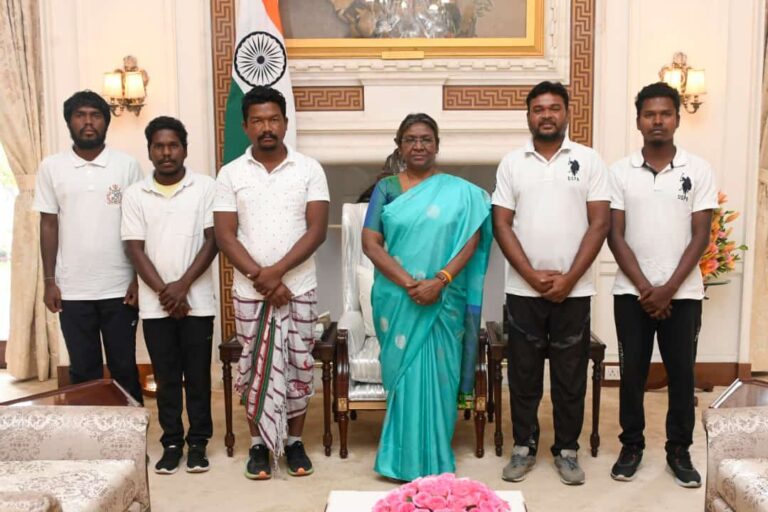 दुद्धी को सोनभद्र से अलग आदिवासी जिला बनाए जाने की मांग राष्ट्रपति के पास।