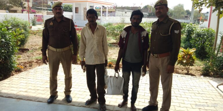 ओबरा पुलिस ने 3 किलो 300 ग्राम अवैध गांजा के साथ 02 अभियुक्त को किया गिरफ्तार।