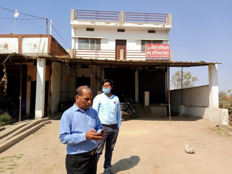 Sonbhadra News : दुद्धी में फर्जी अस्पताल सील, एक्शन में दिखे अपर मुख्य चिकित्साधिकारी।