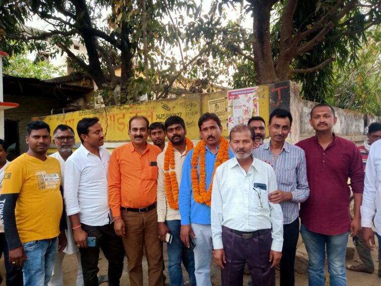 बहुद्देशीय दीर्घाकार सहकारी समिति दुद्धी ग्राम धनौरा से आशीष कुमार, संदीप कुमार विजयी घोषित।