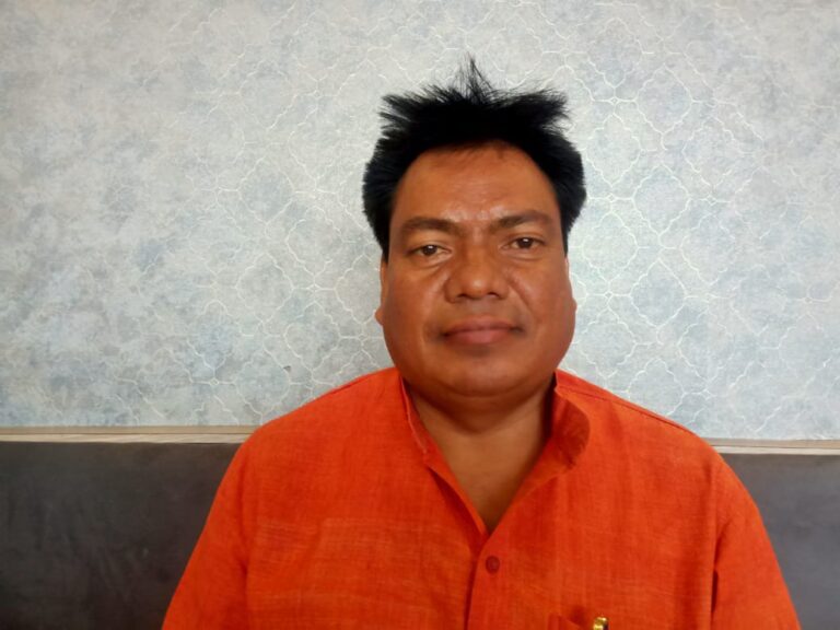 अवैध उत्खनन में माफिया राज को लेकर पूर्व विधायक हरिराम चेरों ने खोला मोर्चा।