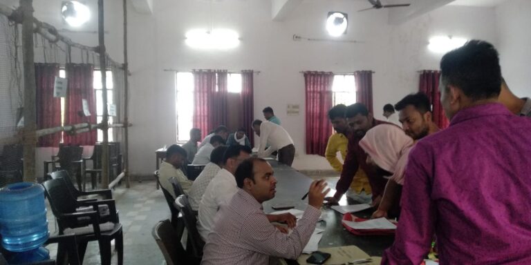 नगर पंचायत अध्यक्ष के 40 वार्ड सदस्य के लिए 142 लोगों ने खरीदा पर्चा।