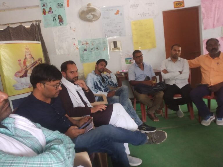 दुद्धी ब्लाक के शिक्षकों की समस्याओं और आखिल भारतीय प्राथमिक शिक्षक संघ के 29 वे अधिवेशन को लेकर बीआरसी केंद्र दुद्धी पर हुई बैठक।