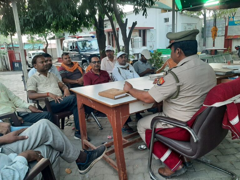 प्रभारी निरीक्षक ने ग्राम प्रधान व पत्रकारो के साथ क्षेत्र की समस्याओ पर किया चर्चा