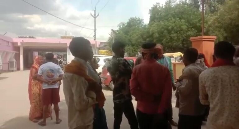 टैक्टर-ऑटो की टक्कर में एक की मौत, एक घायल