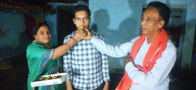 सी आई एस सी ई बोर्ड परीक्षा में दुद्धी के छात्र-छात्राओं ने हाई स्कूल इंटरमीडिएट में परचम लहराया।