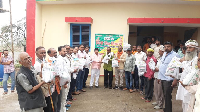 200 किसानों को निःशुल्क वितरण किया गया रागी का बीज