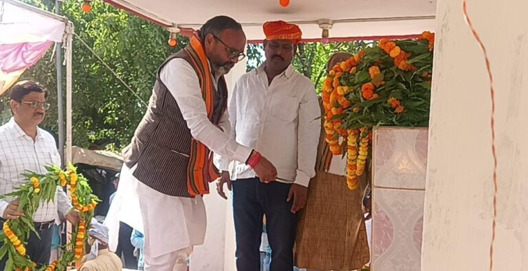 गोली काण्ड डाला में अमर शहीदों की 32 वीं पुण्यतिथि सांकेतिक चक्का जाम के दी गई सच्ची श्रद्धांजलि