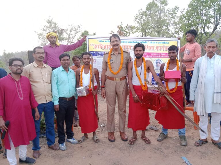 आदिवासियों की प्राचीन तीर धनुष को जीवंत रखने का प्रयास सराहनीय -नागेश