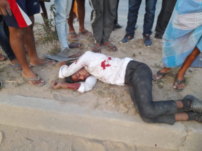 तेज रफ्तार की कहर ट्रक के चपेट में आने से बाईक सवार दो युवक घायल हालत गंभीर