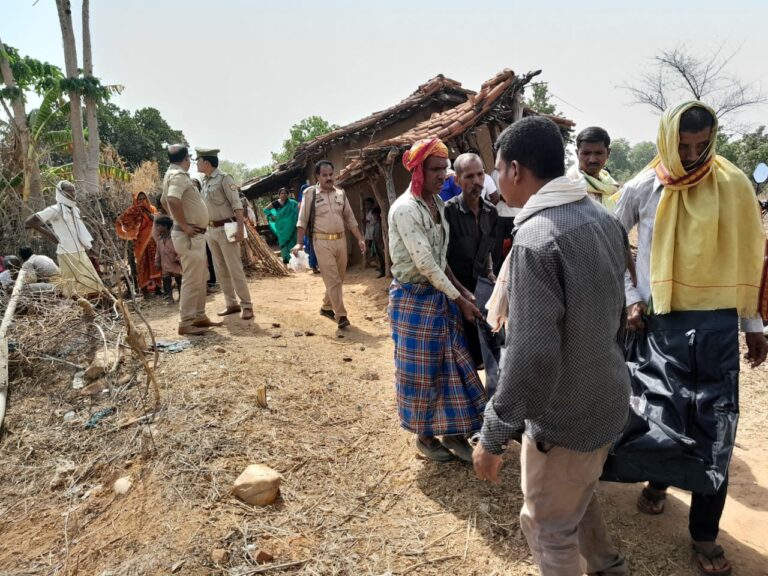 महुअरिया में 50 वर्षीय महिला नें फांसी लगाकर की आत्महत्या।