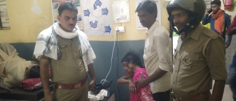 सराहनीय -प्राचीन शिवाजी तलाब कें पास का बेहोश जपला निवासी महिला को पीआरबी के जवान नें एंबुलेंस से सीएचसी दुद्धी भेजा।