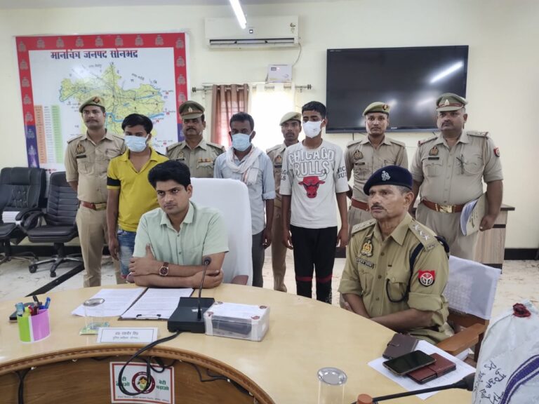 ट्रक के केबिन के अंदर प्लास्टिक की आठ बोरियों में छिपाकर 179 किलो गांजा,3अंतरराज्यीय तस्कर गिरफ्तार