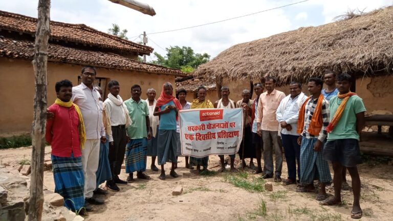 एक्शन एड द्वारा सरकारी योजनाओ पर दिया गया प्रशिक्षण -कमलेश कुमार