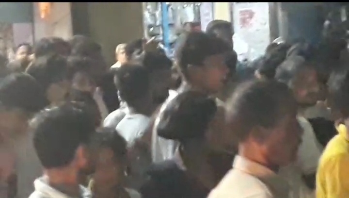 Breaking:-दूधमुहे गाय के बच्चे का सदिग्ध परिस्थितियों में मिला शव,पार्टी व सामाजिक कार्यकर्ताओ ने किया बवाल