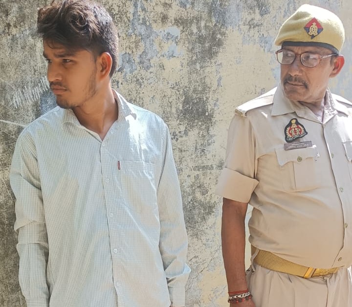 गुलालझरिया मोड़ पर जे सी बी से पीकप पर जानलेवा हमला करने वाला वांछित आरोपी गिरफ्तार