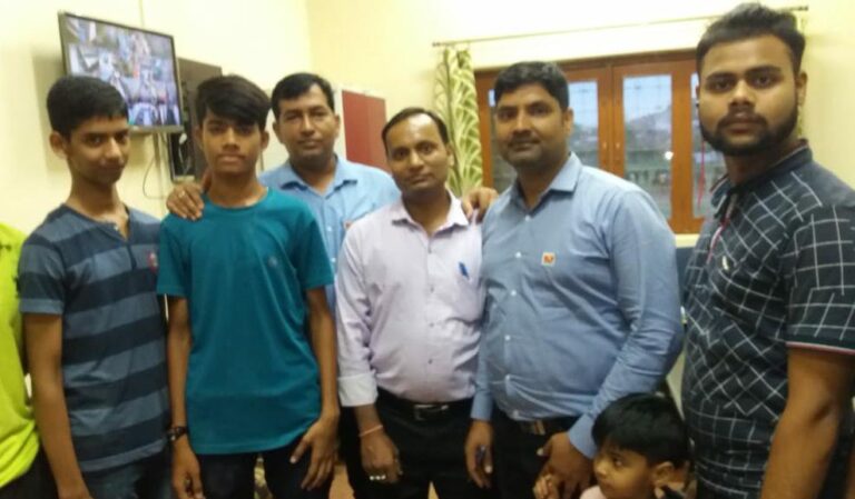 हिंडालको कर्मचारी मनोरंजनालय के तत्वाधान में आयोजित सबजूनियर कैरम प्रतियोगिता में आयुष कुमार पांडे बने विजेता और उपविजेता बने आशुतोष सिंह राठौर।