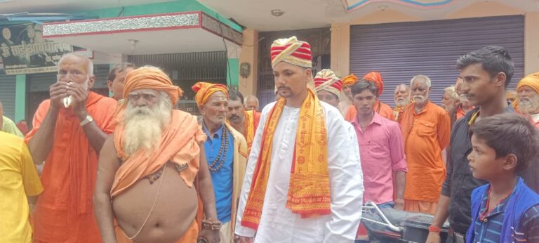 तीन निर्धन कन्याओं की हुई शादी।