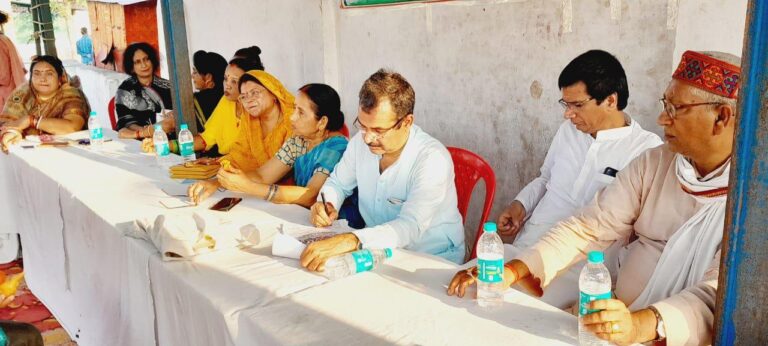 ज्ञानेंद्र सिंह के नेतृत्व मे नवजीवन विहार सेक्टर नंबर 1 में भराया गया नारी सम्मान का फार्म।