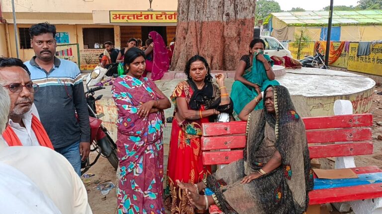 अमवार गांव में सर्पदंश से एक महिला अचेत, अस्पताल में इलाज जारी।