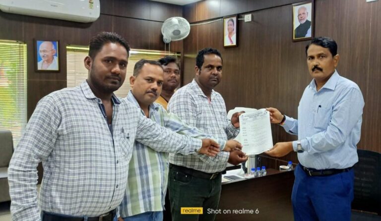 सफाई ट्रेड यूनियन ने नगर निगम आयुक्त के माध्यम से मुख्य मंत्री को अपनी समस्यायोंसे कराया अवगत।