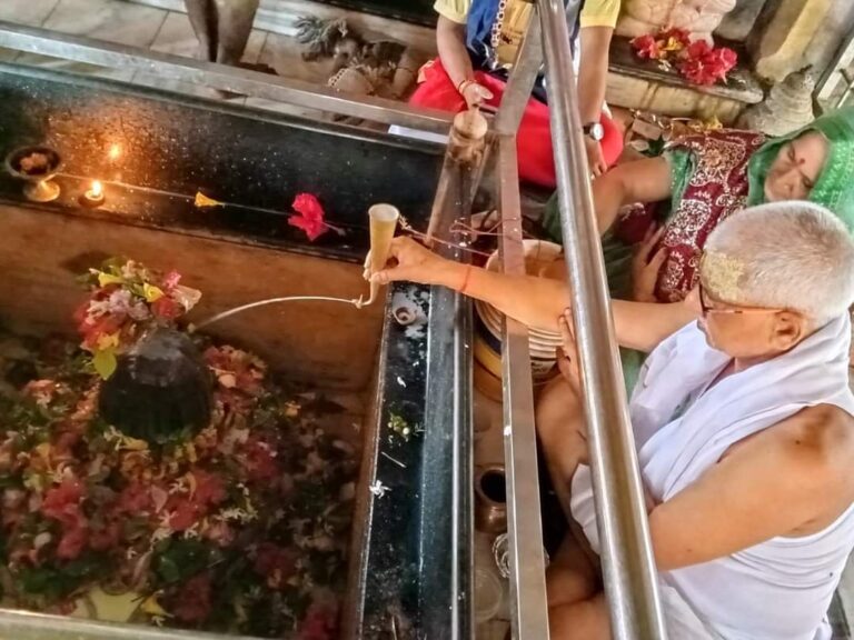 शिवद्वार धाम में किया गया रूद्राभिषेक व कथा का आयोजन