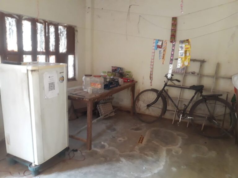 परचून के दुकान पर चोरों ने किया हाथ साफ,हजारों का सामान लेकर फरार