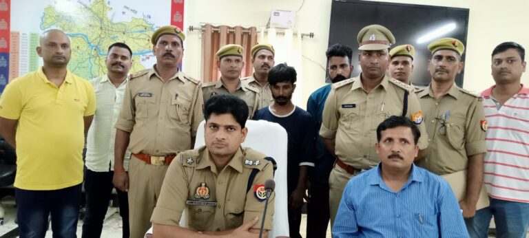 Sonbhadra News : सोनभद्र में अवैध शराब की बड़ी खेप लगी पुलिस के हांथ, 1 ट्रक में लगभग 55 लाख की शराब बरामद।