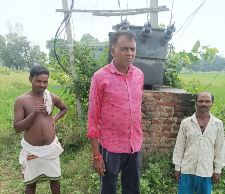 फुलवार में कई दिनों से ट्रांसफार्मर फूका बिजली, पानी के लिए जनता में हाहाकार