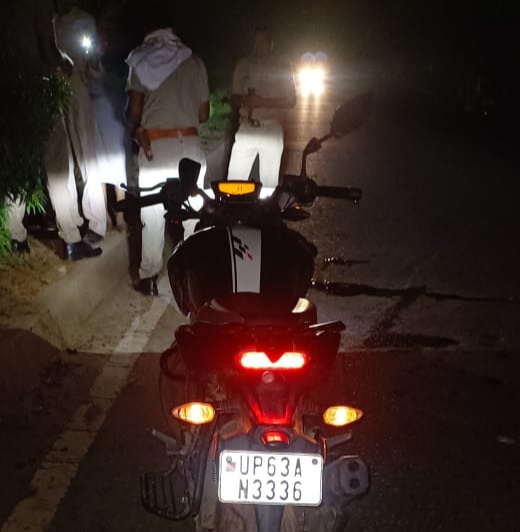 हादसा-अनियंत्रित बाइक सवार की डिवाइडर से टकराने से मौत