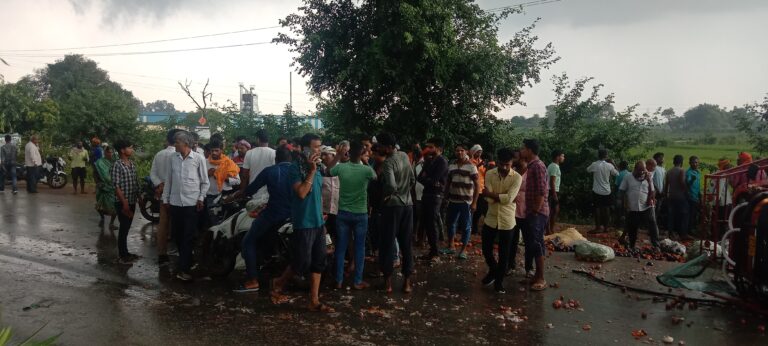 Breaking-हाइवा ने दो ऑटो को मारी टक्कर,दो गंभीर