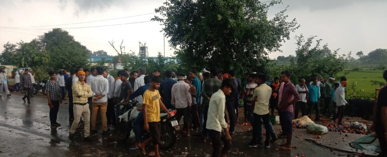 अपडेट-हाइवा ने पीछे से ऑटो में मारी टक्कर,7 घायल