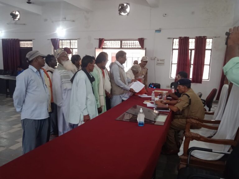 दुद्धी तहसील समाधान दिवस पर 37 मामले आए कोई मामलों का नहीं हुआ निस्तारण।