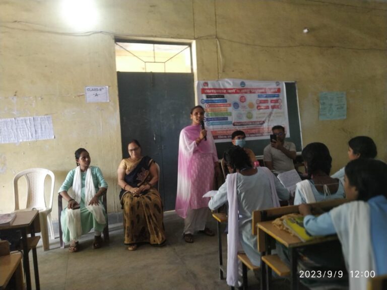 राजकीय बालिका इंटर कालेज मे वायु प्रदूषण का स्वास्थ्य पर पड़ने वाले प्रभाव व उससे बचाव के बताए गए उपाय।