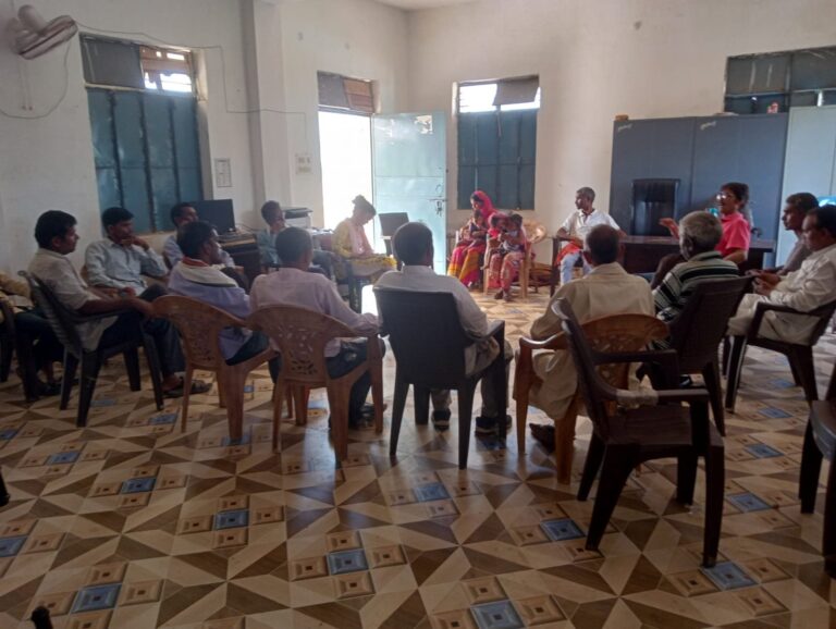 रोजगार सृजन के बीना पलायन रोकना मुश्किल।