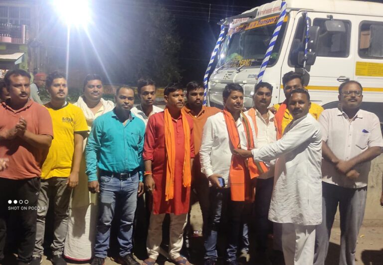 डाला : बैठक में धूमधाम से दुर्गा पूजा मनाने का लिया गया निर्णय।