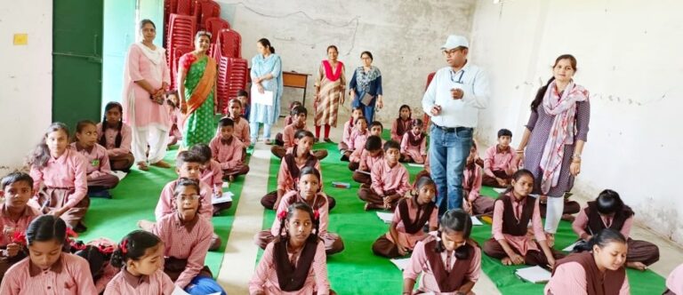 ब्लाक स्तरीय श्रुतलेख व कंप्लीट द स्पेलिंग प्रतियोगिता आयोजित।