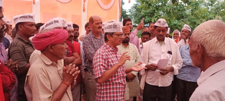 बीजपुर-बिजली विभाग में जर्जर उपकरण बदलने के नाम पर डकारा जा रहा धन – अमिताभ ठाकुर