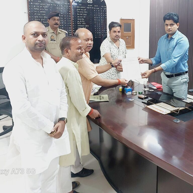 Sonabhadra news:-उत्तर प्रदेश उद्योग व्यापार मंडल ने पुलिस अधीक्षक को सौपा ज्ञापन