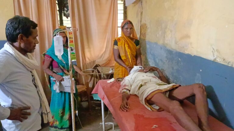 Duddhi:-दो बाइको के आमने सामने टक्कर,एक युवक घायल