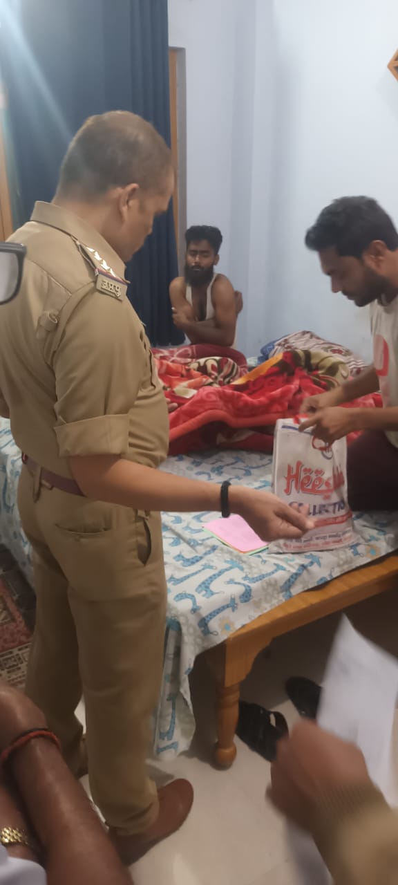 बीजपुर-इंस्पेक्टर ने रेस्टोरेंट लॉज का किया औचक निरीक्षण मचा हड़कम्प