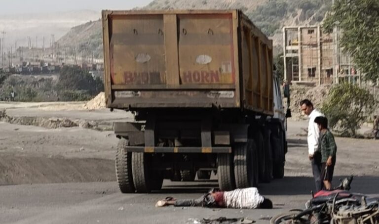 Sonabhadra news-ट्रेलर के चपेट में आने से एक मासूम की मौत