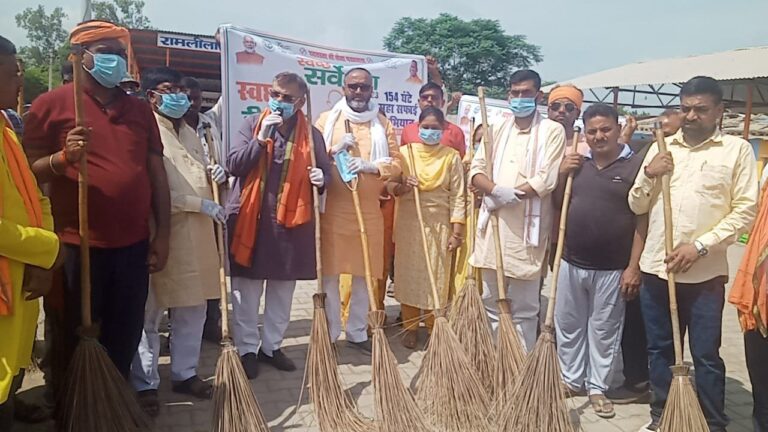 स्वच्छता ही सेवा पखवाड़ा में जल शक्ति राज्यमंत्री ने दिया स्वच्छता का मंत्र।